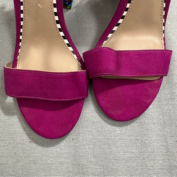 Sz. 8 Betsey Johnson 4" sequin block heel shoes, hot pink, bow, sparkle - Picture 3 of 11